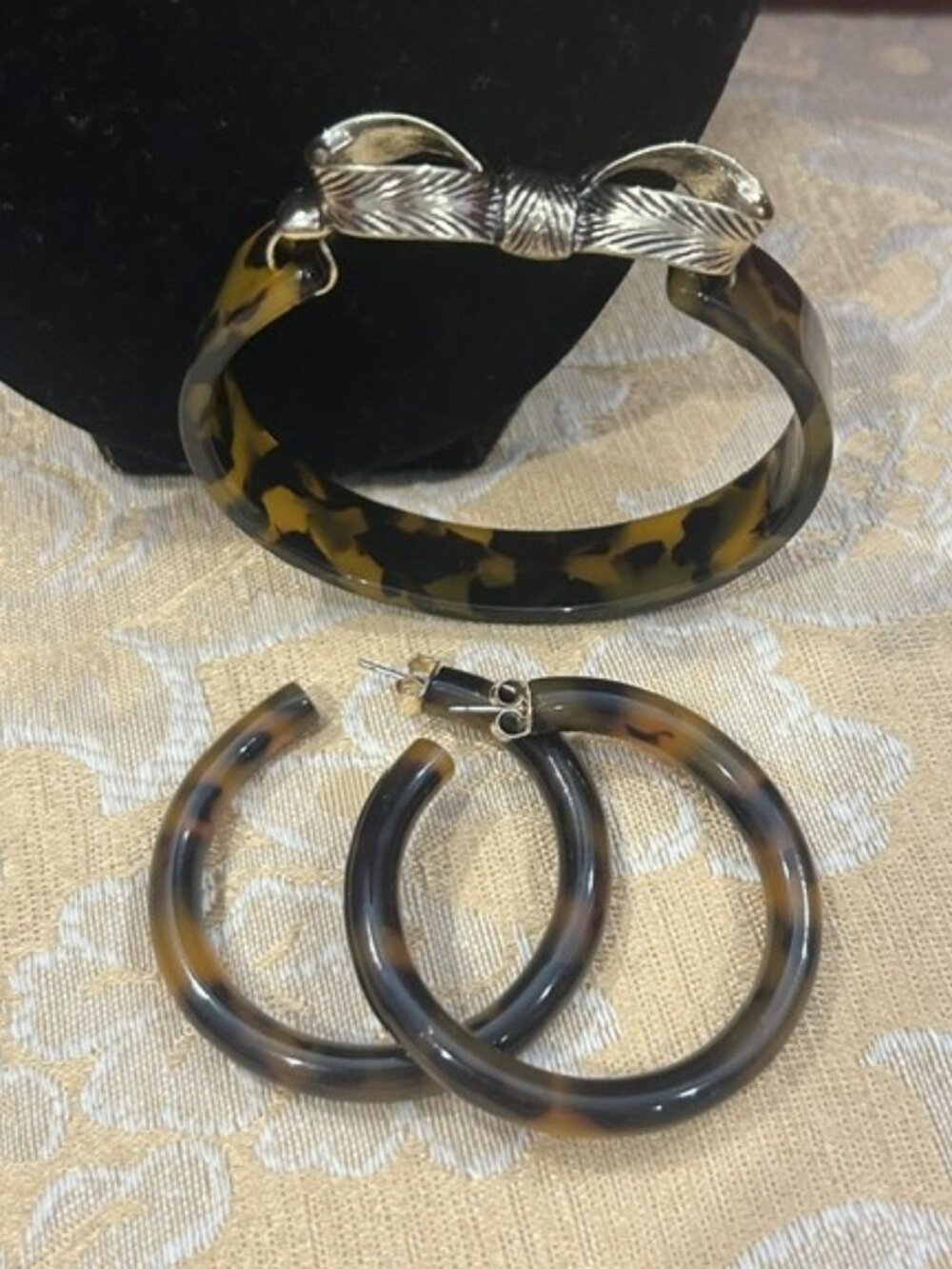 LUCITE Brown Amber Tortoise Shell Gold Bow Bracelet/Hoop Earrings SET